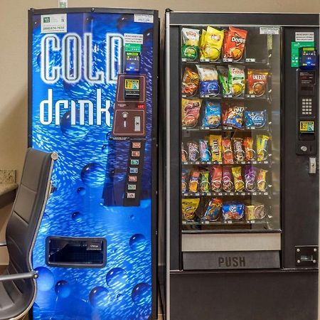 コンフォート イン アルバカーキ エアポート アルバカーキ エクステリア 写真